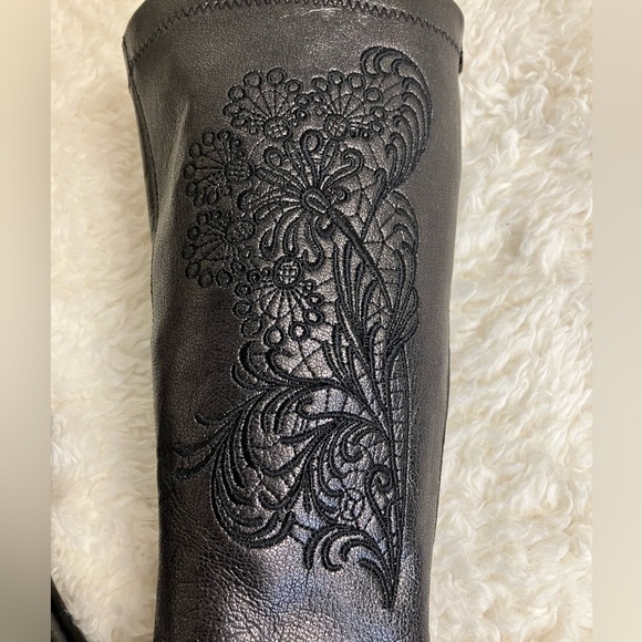 EUC Franco Sarto Knee High Boots Pointed Toe Rear Zipper Floral Embossed Sz 5.5 - Picture 5 of 10